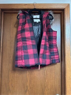 Alpine Design Red & Black Buffalo Plaid Quilted Hooded Puffer Vest
